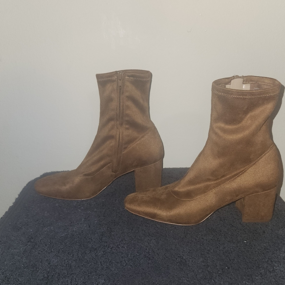 Ann Taylor Brown Faux Suede Square Toe Side Zip Boots Size 7